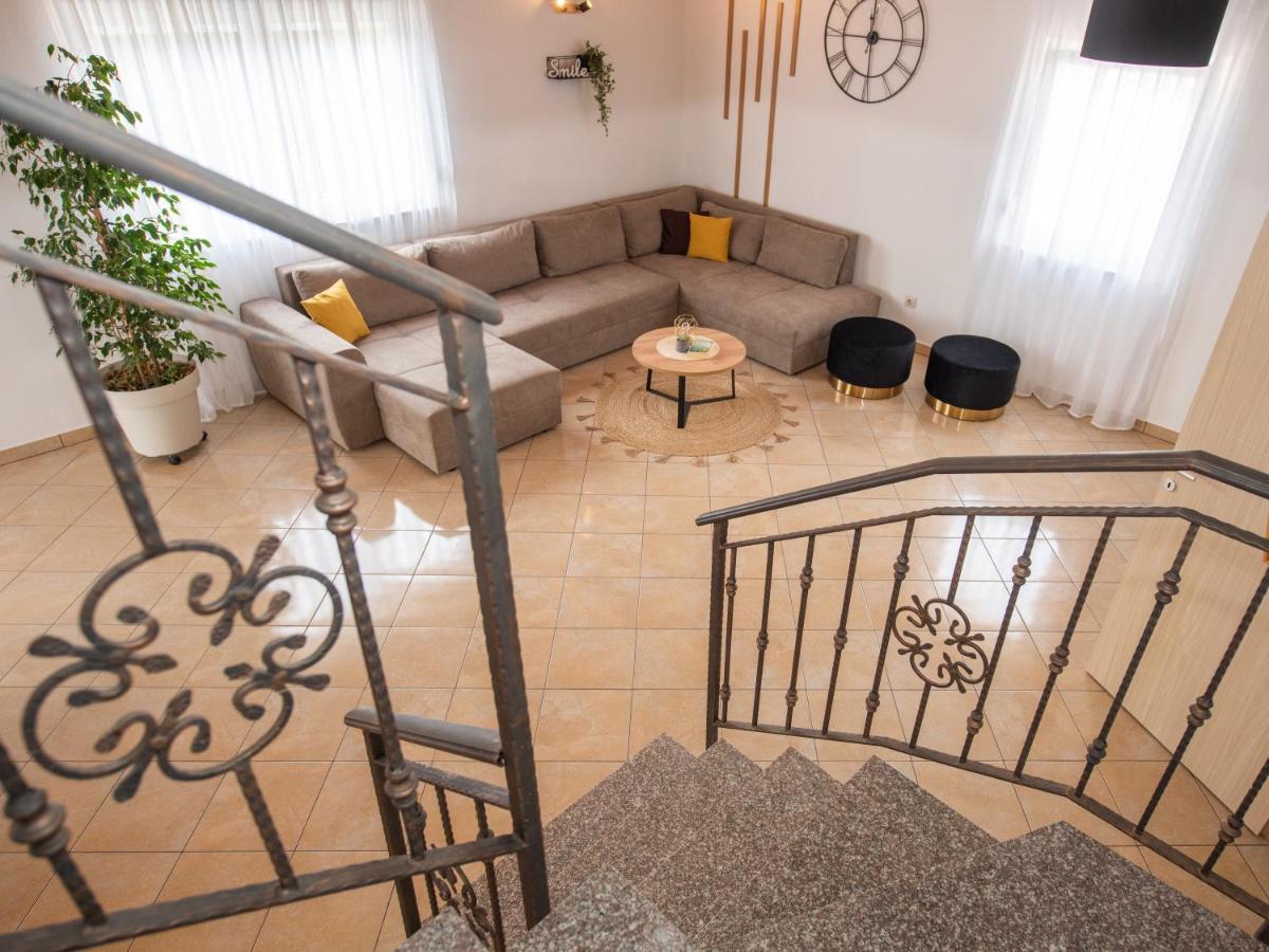 Beautiful Holiday Home "Villa Luka" Kaštel Štafilić Exteriér fotografie