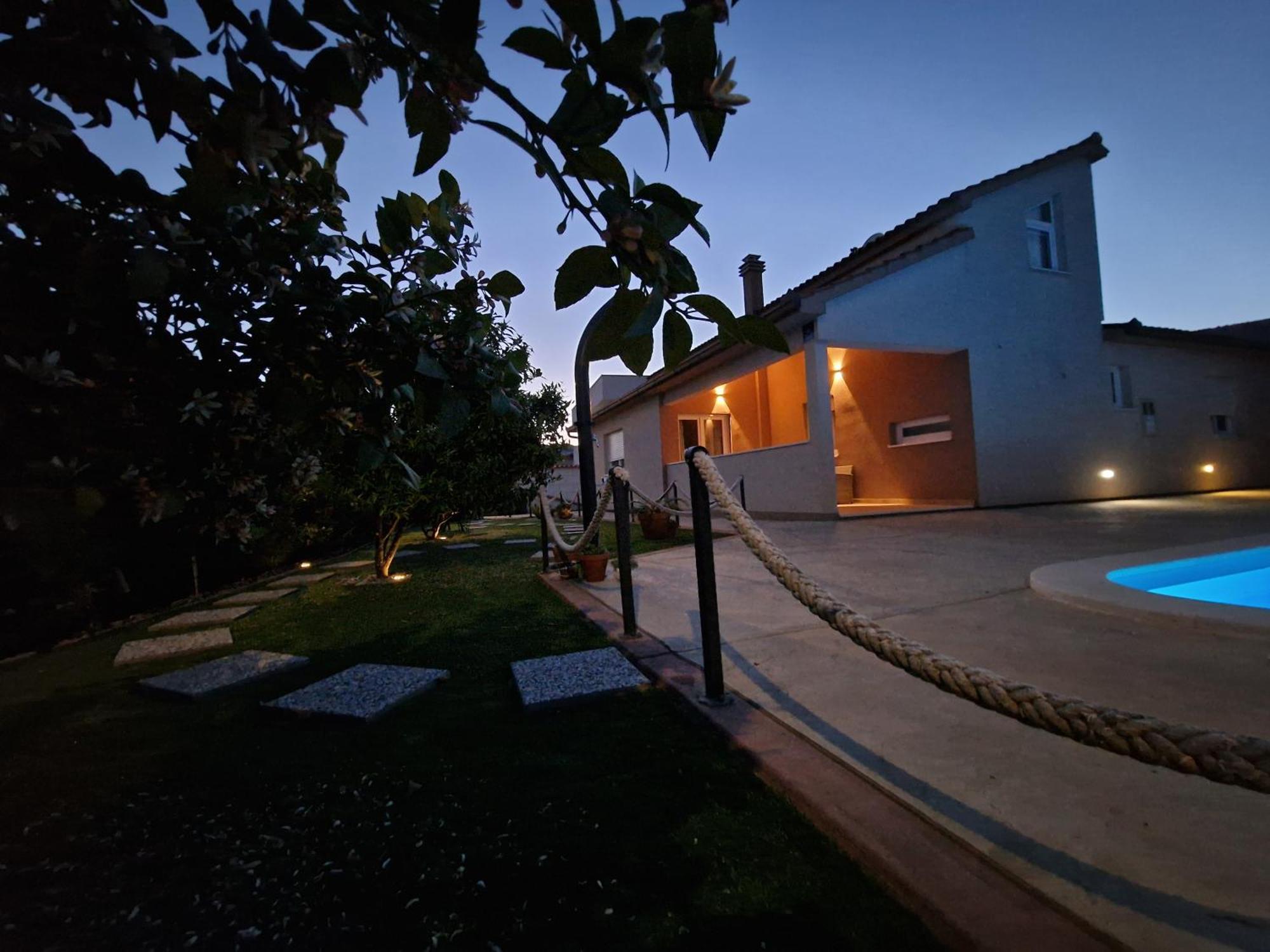 Beautiful Holiday Home "Villa Luka" Kaštel Štafilić Exteriér fotografie